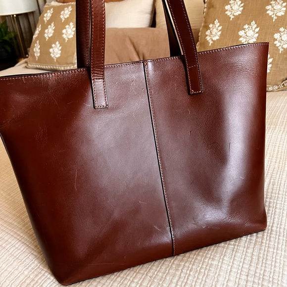 Large Brown Leather Tote Bag w/ gorgeous red inner lining. - Picture 3 of 7